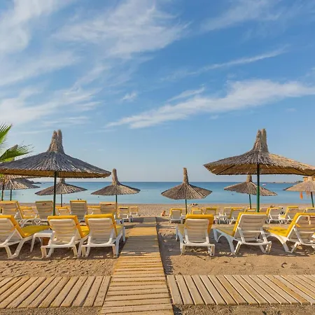 Justiniano Theodora 3* Окурджалар