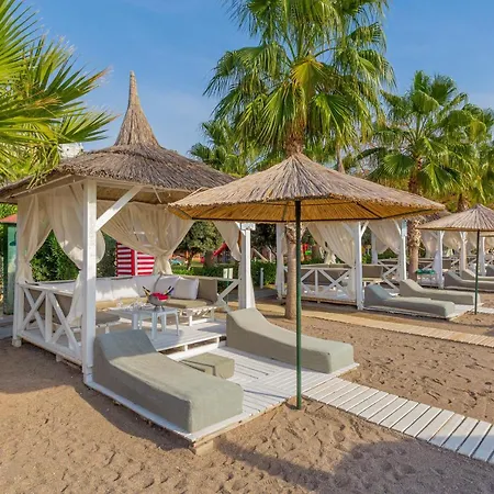 Justiniano Theodora Окурджалар